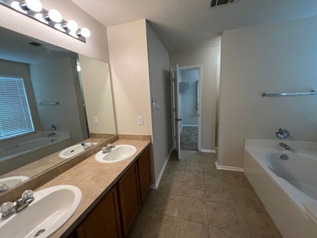 Building Photo - 3426 Blue Topaz