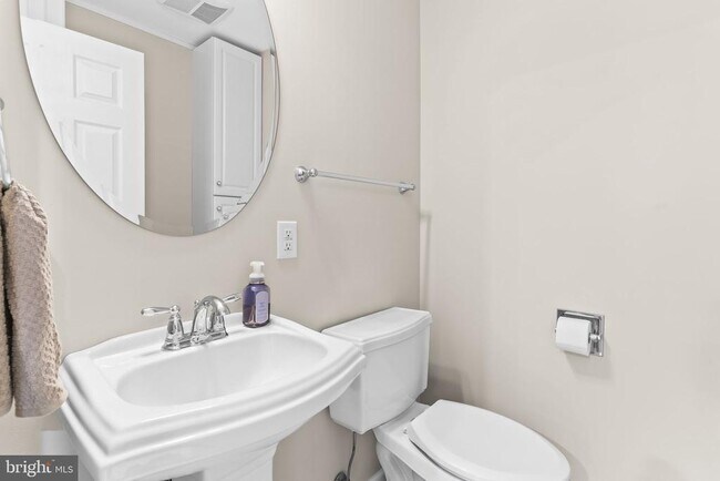 Building Photo - 25001 Half Pone Point Rd