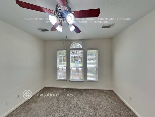 Building Photo - 17247 Marquette Point Ln