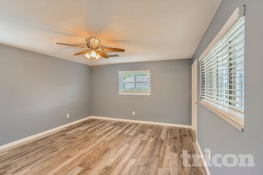 Building Photo - 1641 Patlin Cir N