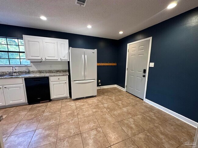 Building Photo - 7720 Jansen Rd