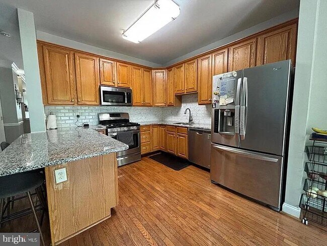 Building Photo - 233 Tall Pines Dr