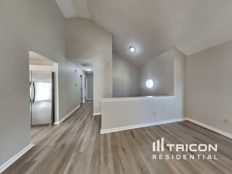 Building Photo - 1684 Watercrest Cir