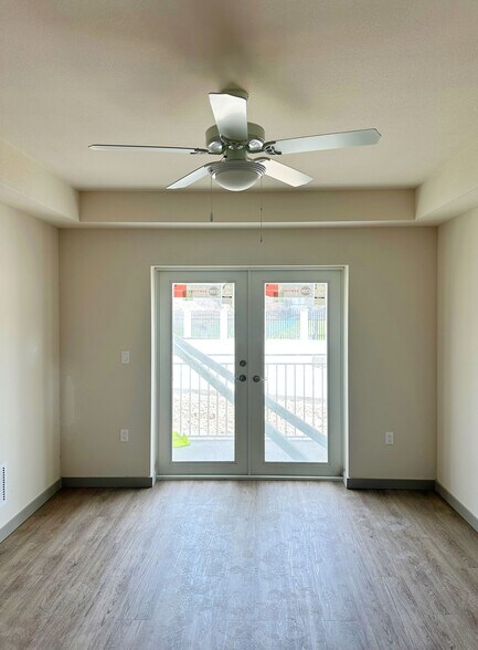 Building Photo - Lofts at Bahama Village