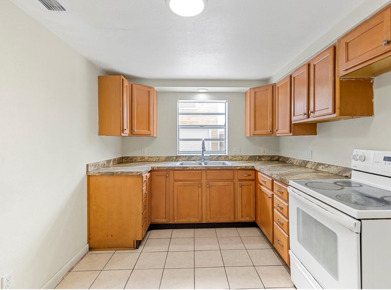Building Photo - 2788 41st Ave N