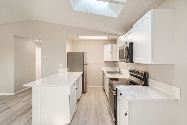 Building Photo - 209 E 36th St