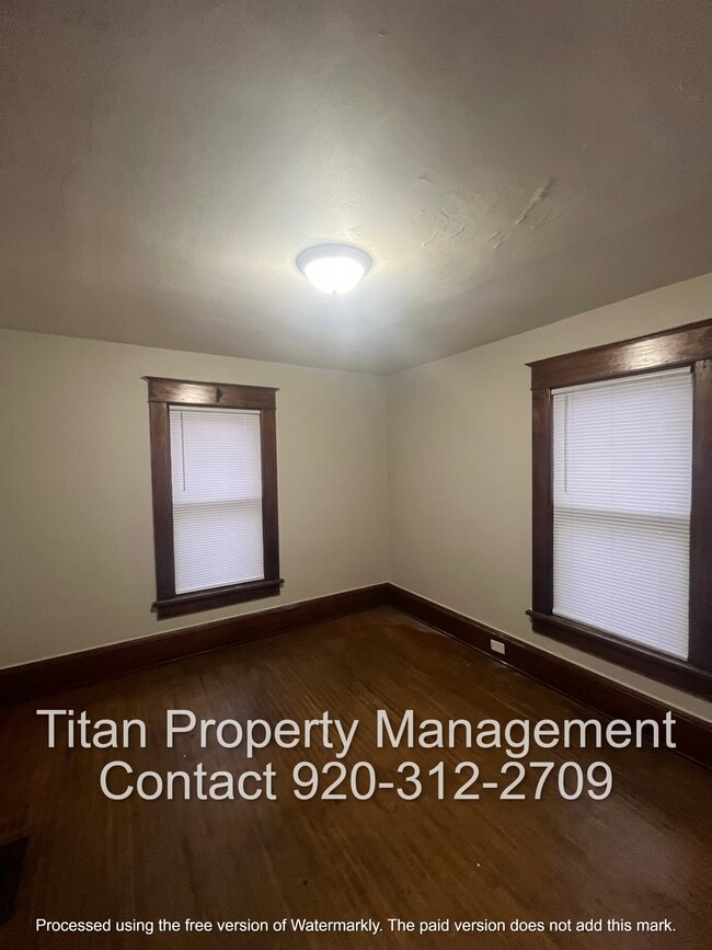 Building Photo - 714 Central St