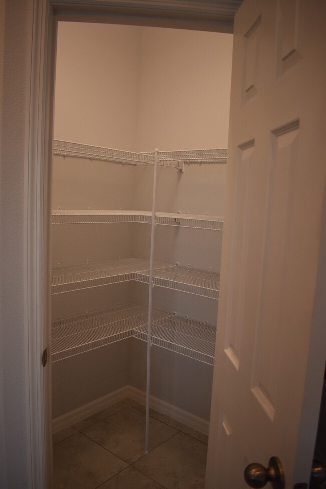 Building Photo - 3822 Milflores Dr