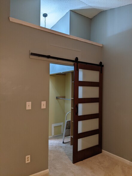 Building Photo - 7705 Lafayette Forest Dr
