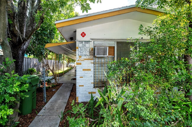 Building Photo - 420 NE 1st Ave.