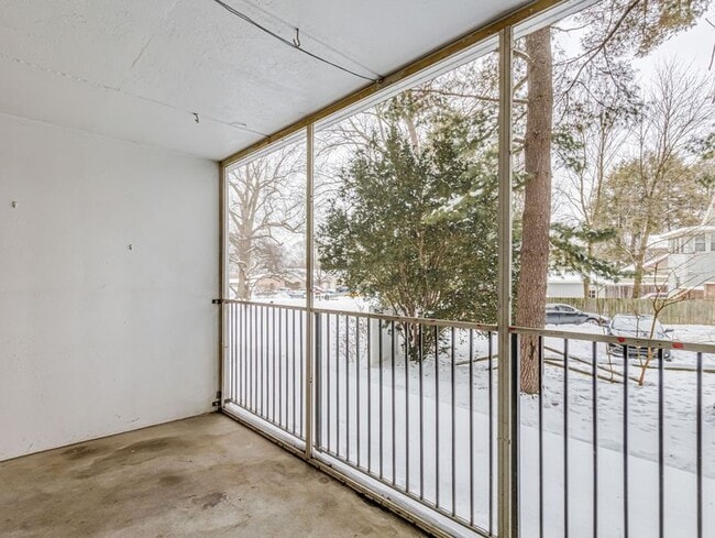 Building Photo - 2331 E Market St