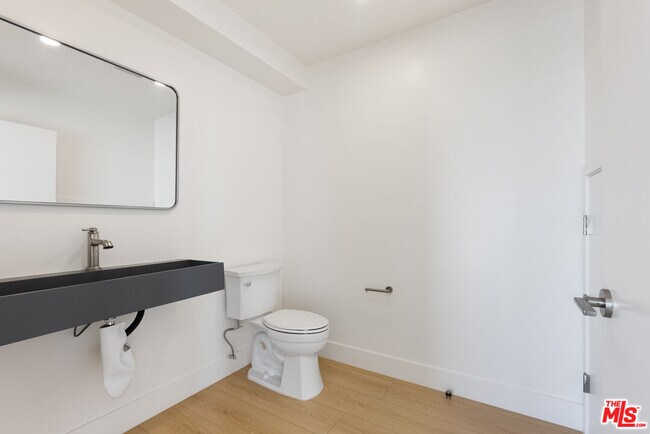 Building Photo - 8561 Belmont St