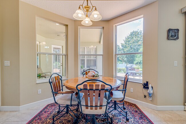 Building Photo - 2500 Azzurra Ln