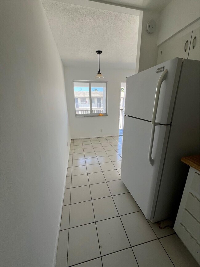 Building Photo - 1812 E Oakland Park Blvd