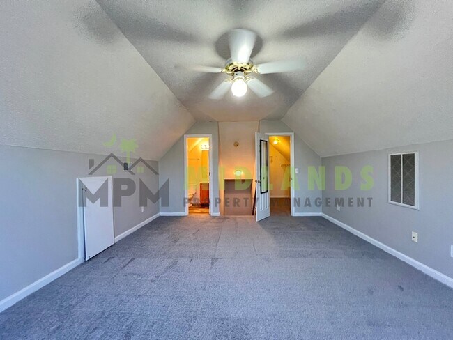 Building Photo - 5 Bridle Path Court