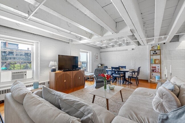 Building Photo - 33 Commercial Wharf