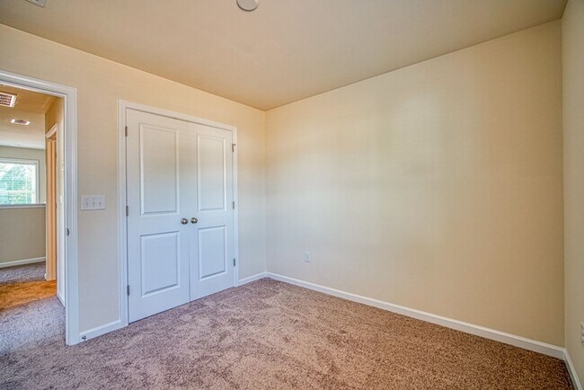 Building Photo - 580 Millsgate Cir