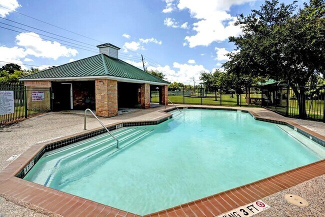 Building Photo - 2606 Sandal Walk