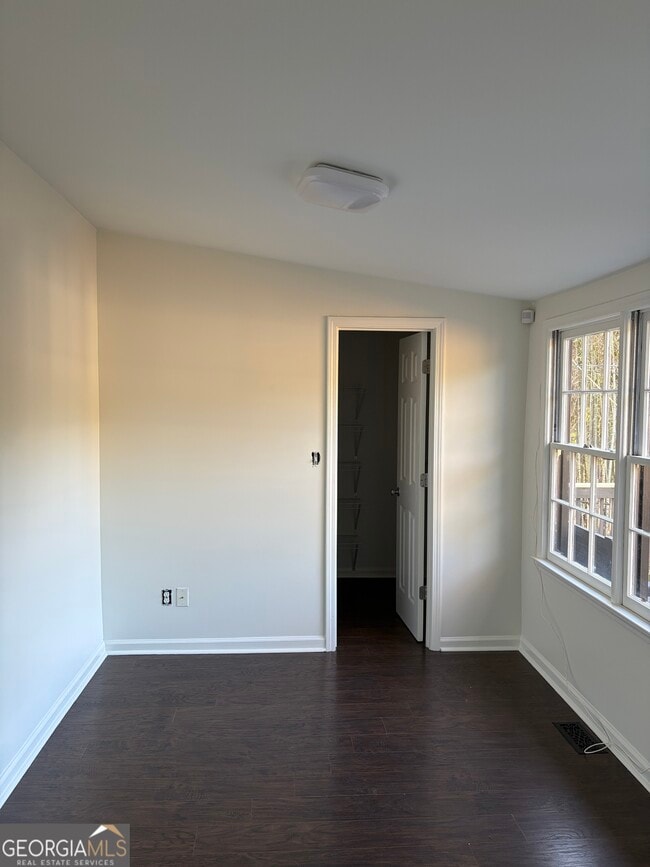 Building Photo - 2061 Simonton Bridge Rd