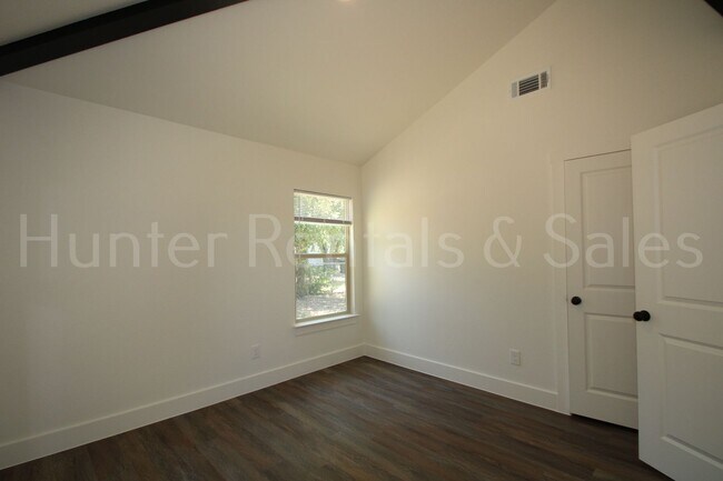 Building Photo - 1809 Elkins Ave