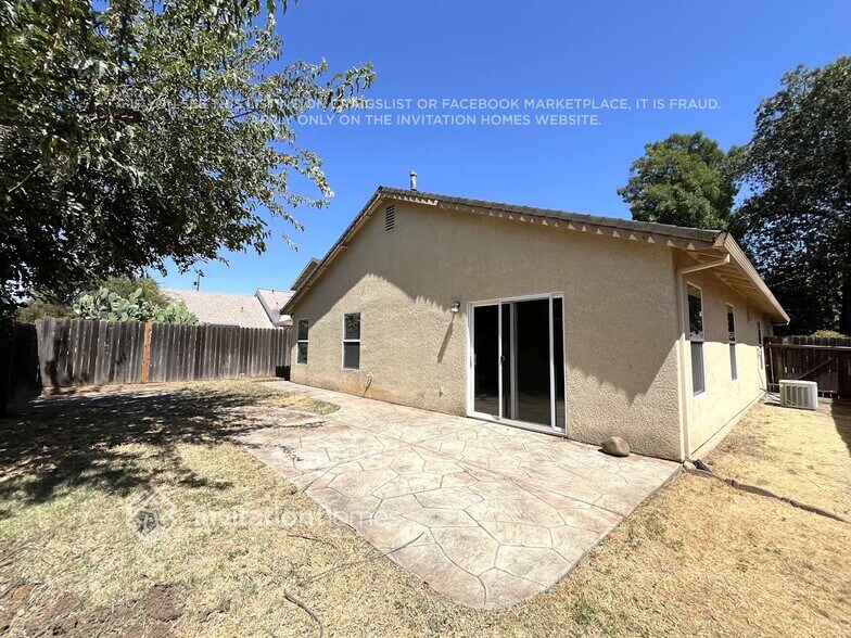 Building Photo - 405 3rd St
