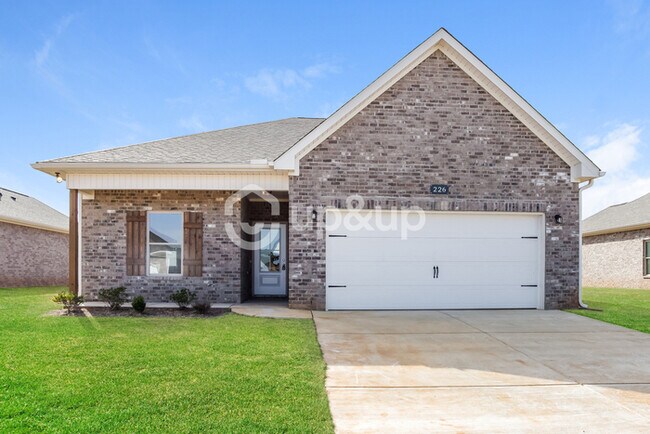 Building Photo - Fantastic 3bd/2ba home! Coming soon!