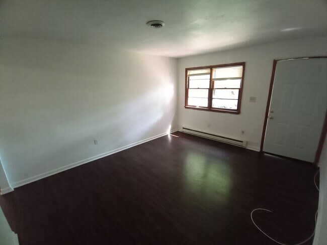 Building Photo - 1346 Strand St