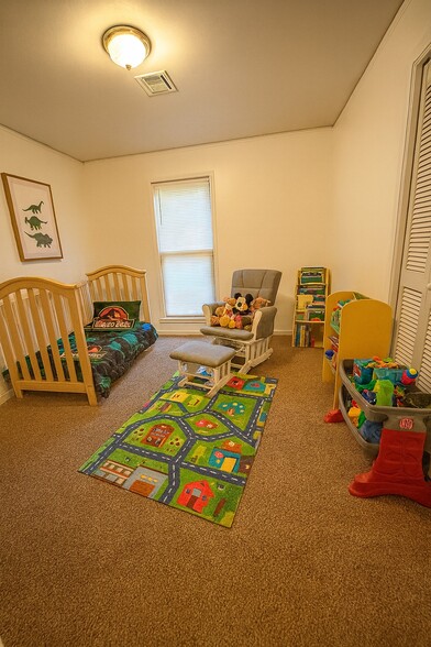 Bedroom 3 - 3737 Hunting Creek Rd