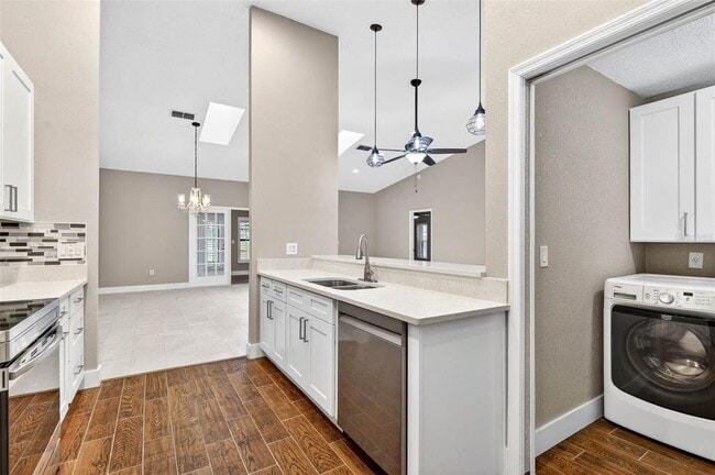 Building Photo - 6535 Brentwood Dr.