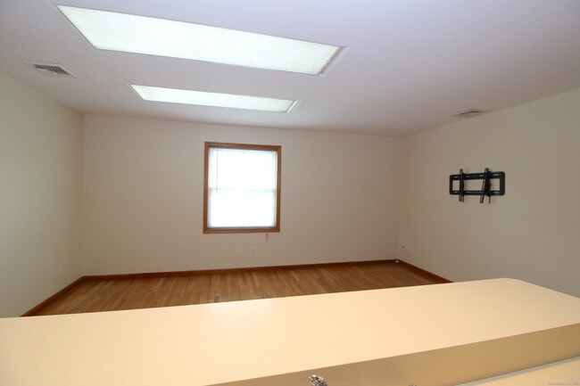 Building Photo - 107 Saugatuck Ave