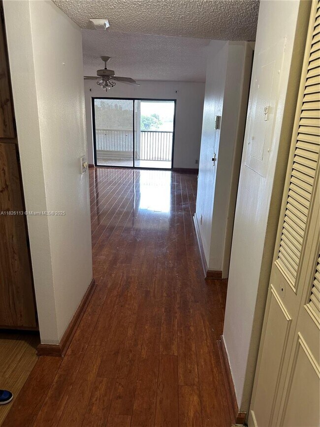 Building Photo - 6575 W Oakland Park Blvd