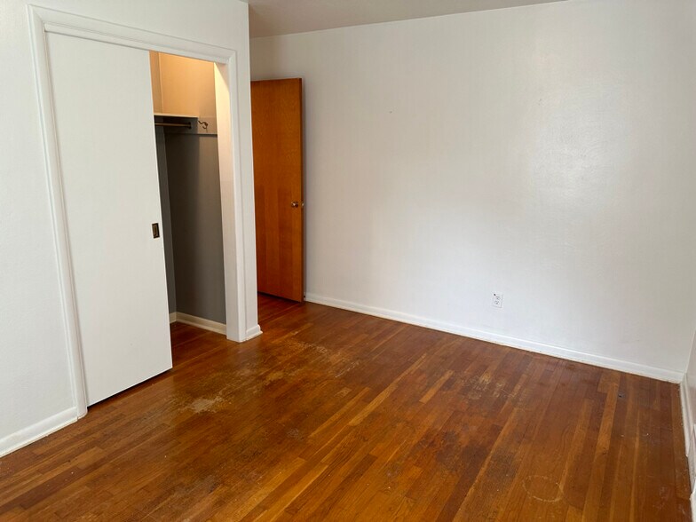 Building Photo - 622 Barmore Ave