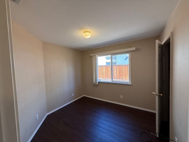 Building Photo - Single Story 4-bedroom home in Sylvan Scho...