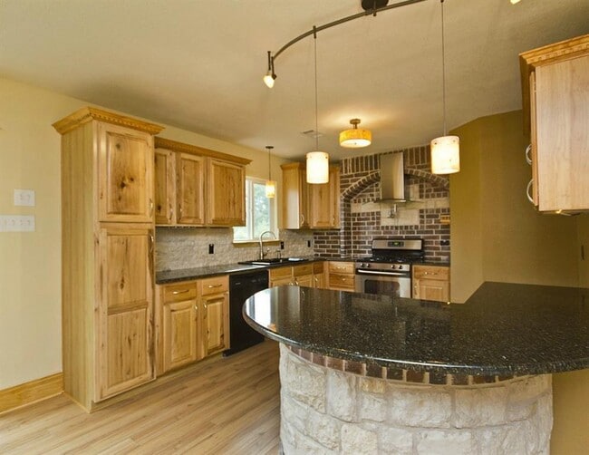 Building Photo - 5333 Westminster Dr
