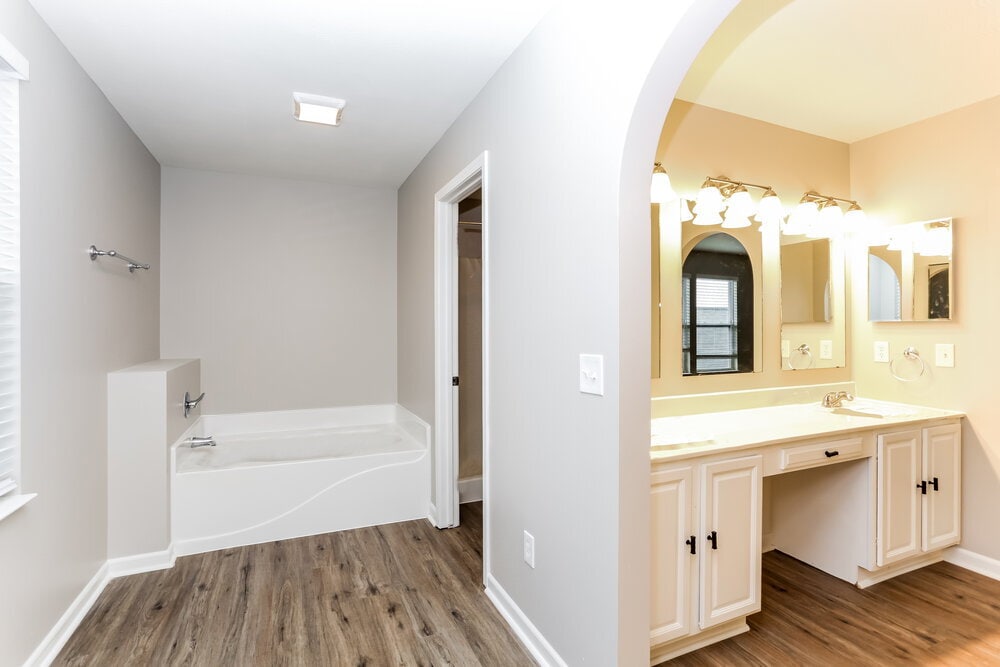 Building Photo - 346 Constance St