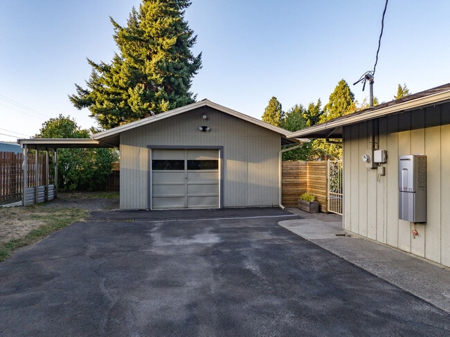 Building Photo - 4264 Belmont Dr