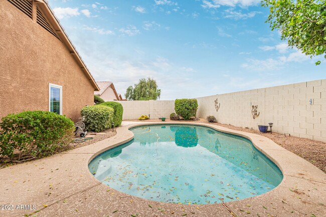 Building Photo - 1296 S Cholla St