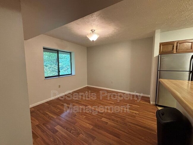 Building Photo - 106 Piper Ln