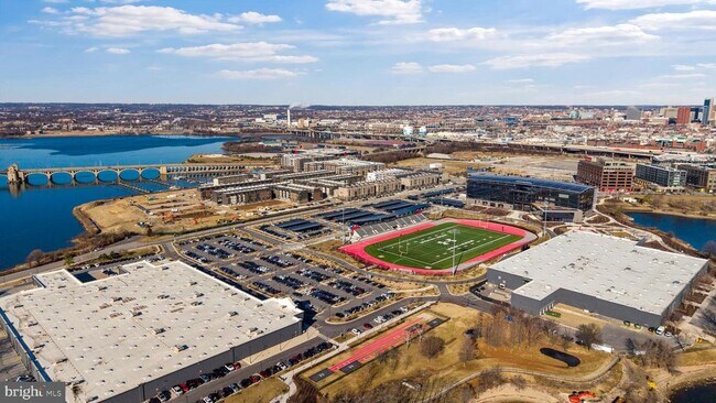 Building Photo - 2709 Light St