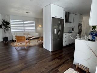 Building Photo - 1802 Los Alamos Dr