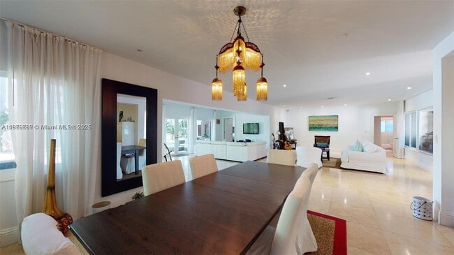 Building Photo - 6015 Pine Tree Dr