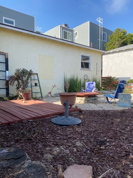 Building Photo - 1301 Manhattan Beach Blvd