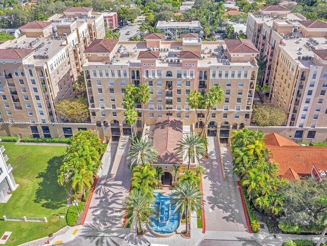 Building Photo - 520 SE 5th Ave