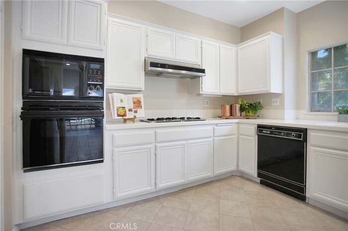 Building Photo - 13983 Lemoli Ave