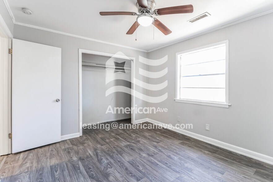 Building Photo - 1801 Graham Rd