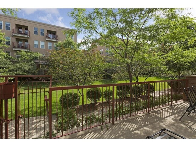 Building Photo - 660 N 2nd St