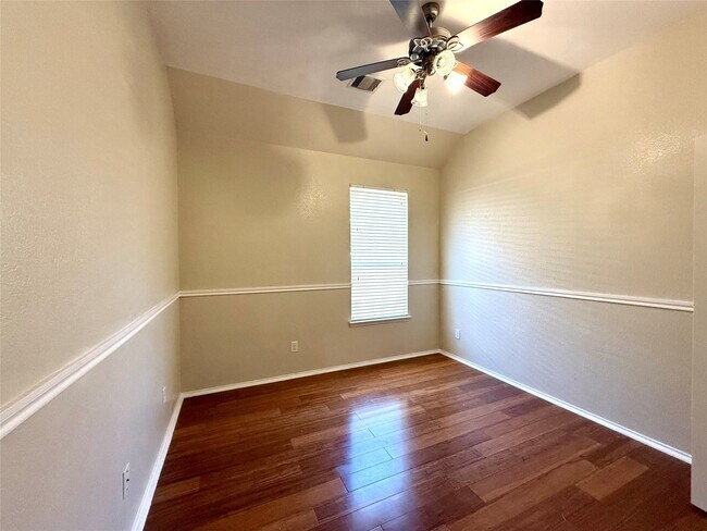 Building Photo - 13926 Roanoke Falls Dr