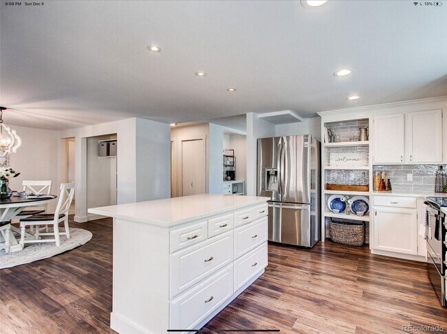 Building Photo - Beautiful Open & Remodeled 5 Bedroom Home ...