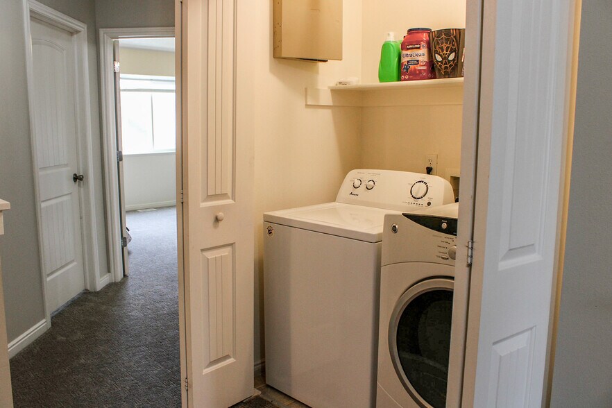 Building Photo - 462 W 1490 N