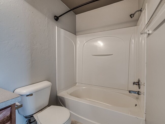 Building Photo - Charming Home in Edmond + Edmond Schools